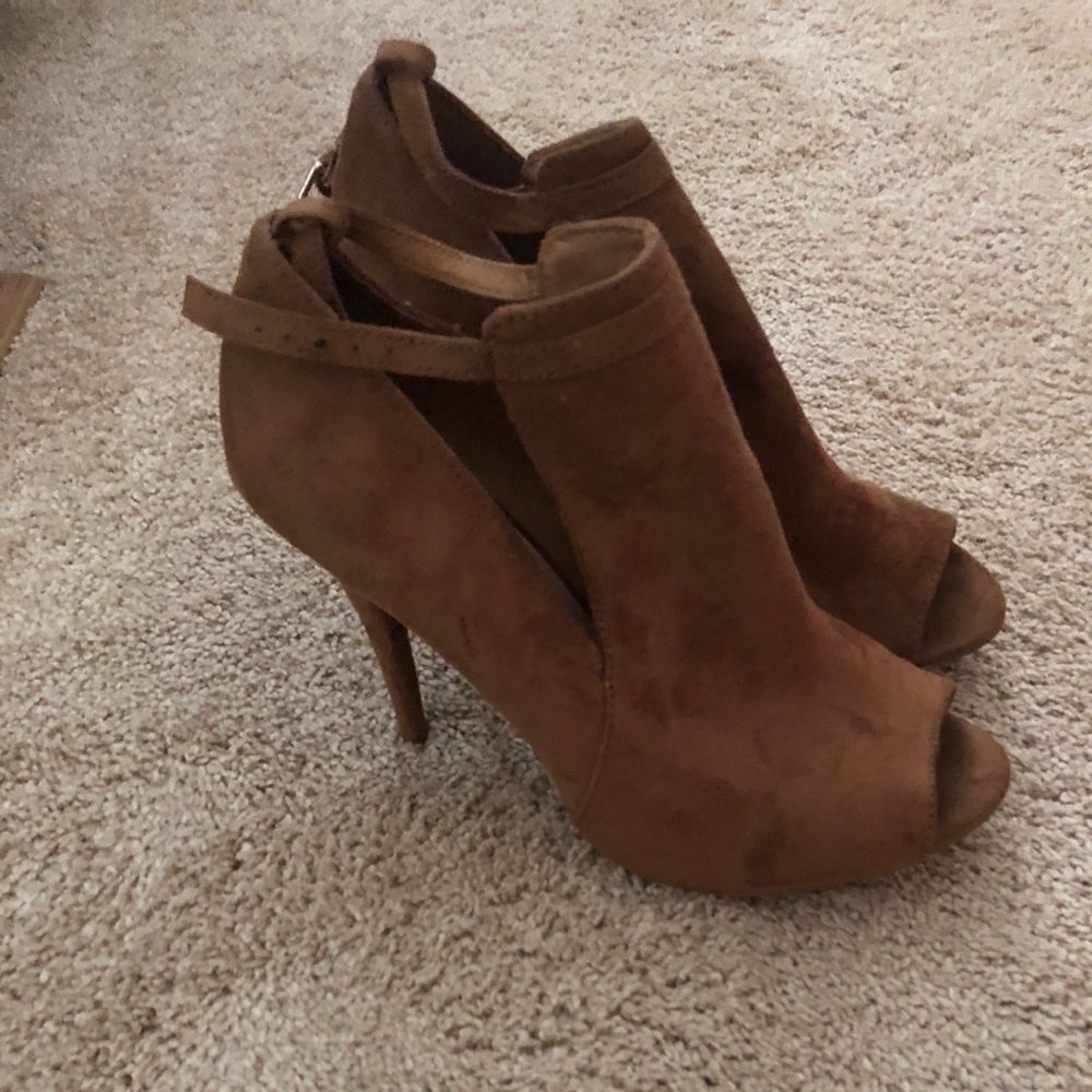 Tan suede shooties